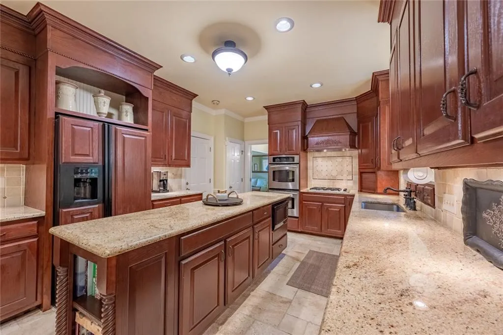 255 Quiet Water Lane, Sandy Springs, Georgia 30350, 4 Bedrooms Bedrooms, ,3 BathroomsBathrooms,Residential,Sold,255 Quiet Water Lane,6732219