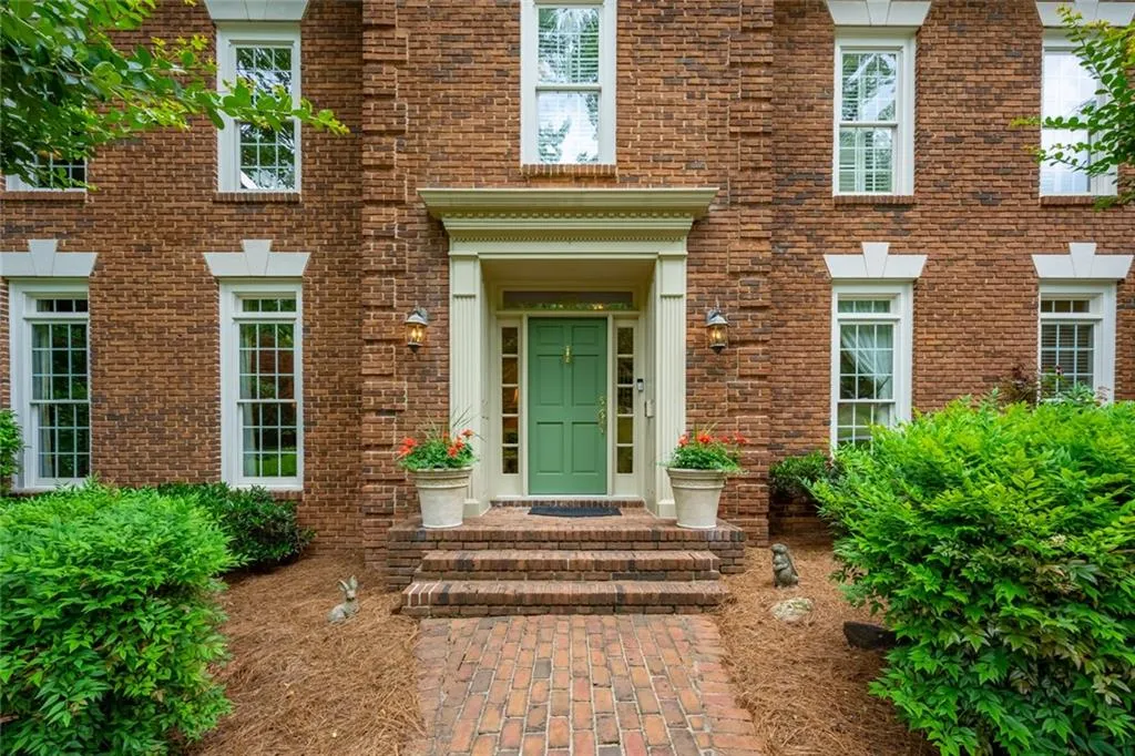 255 Quiet Water Lane, Sandy Springs, Georgia 30350, 4 Bedrooms Bedrooms, ,3 BathroomsBathrooms,Residential,Sold,255 Quiet Water Lane,6732219