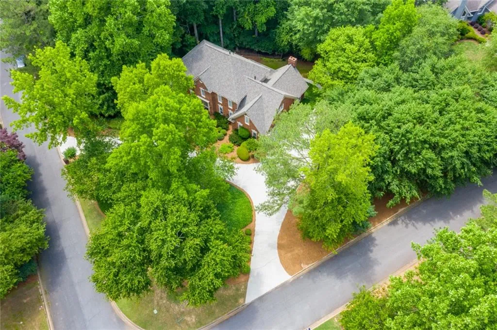 255 Quiet Water Lane, Sandy Springs, Georgia 30350, 4 Bedrooms Bedrooms, ,3 BathroomsBathrooms,Residential,Sold,255 Quiet Water Lane,6732219