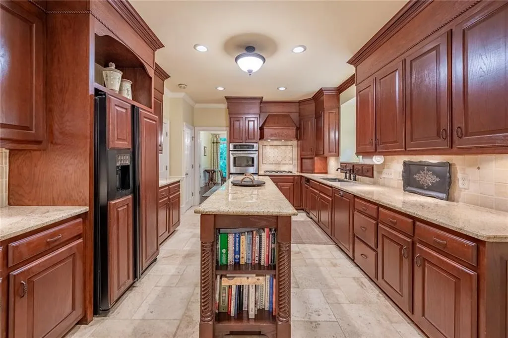 255 Quiet Water Lane, Sandy Springs, Georgia 30350, 4 Bedrooms Bedrooms, ,3 BathroomsBathrooms,Residential,Sold,255 Quiet Water Lane,6732219