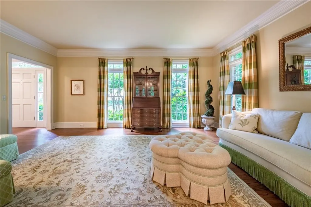 255 Quiet Water Lane, Sandy Springs, Georgia 30350, 4 Bedrooms Bedrooms, ,3 BathroomsBathrooms,Residential,Sold,255 Quiet Water Lane,6732219