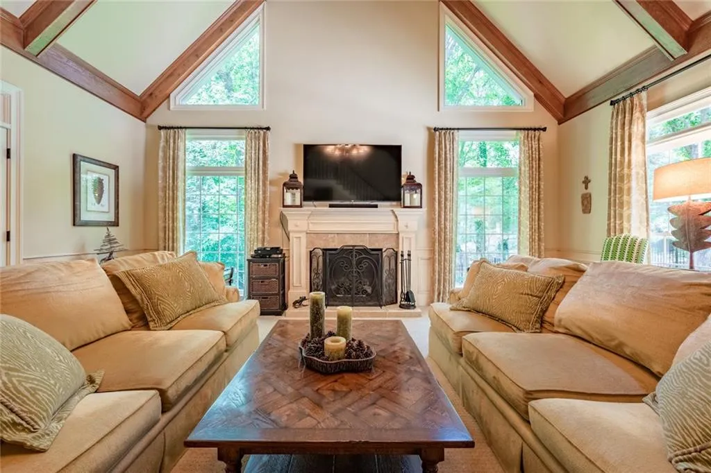 255 Quiet Water Lane, Sandy Springs, Georgia 30350, 4 Bedrooms Bedrooms, ,3 BathroomsBathrooms,Residential,Sold,255 Quiet Water Lane,6732219