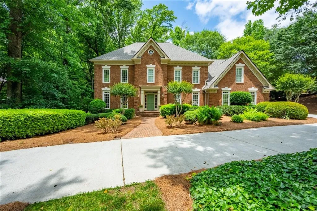 255 Quiet Water Lane, Sandy Springs, Georgia 30350, 4 Bedrooms Bedrooms, ,3 BathroomsBathrooms,Residential,Sold,255 Quiet Water Lane,6732219