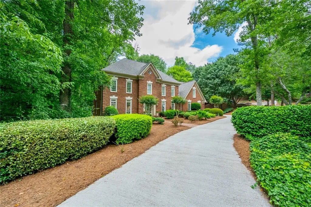 255 Quiet Water Lane, Sandy Springs, Georgia 30350, 4 Bedrooms Bedrooms, ,3 BathroomsBathrooms,Residential,Sold,255 Quiet Water Lane,6732219