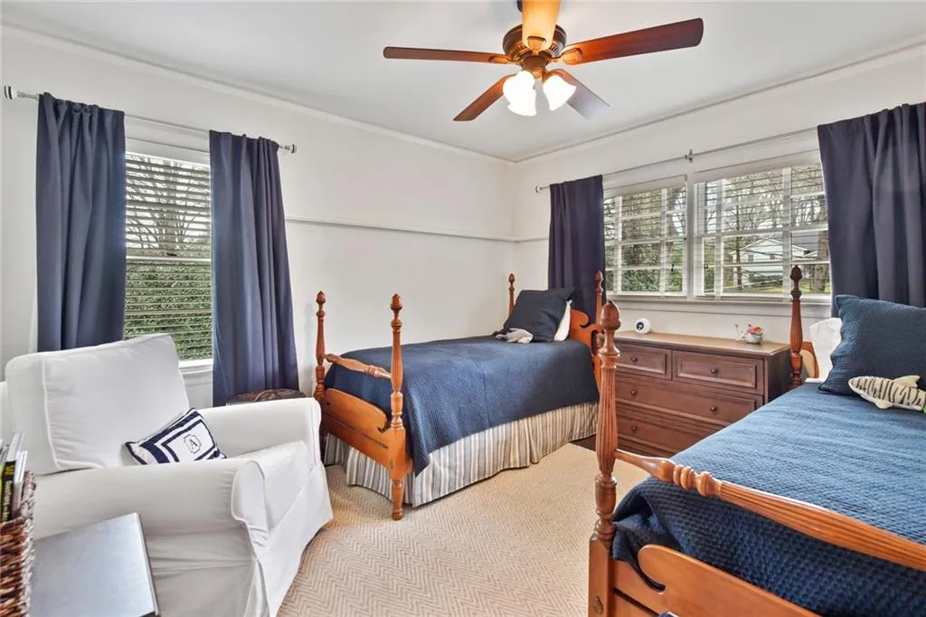 555 Highbrook Drive, Atlanta, Georgia 30342, 3 Bedrooms Bedrooms, ,2 BathroomsBathrooms,Residential,Sold,555 Highbrook Drive,6697067