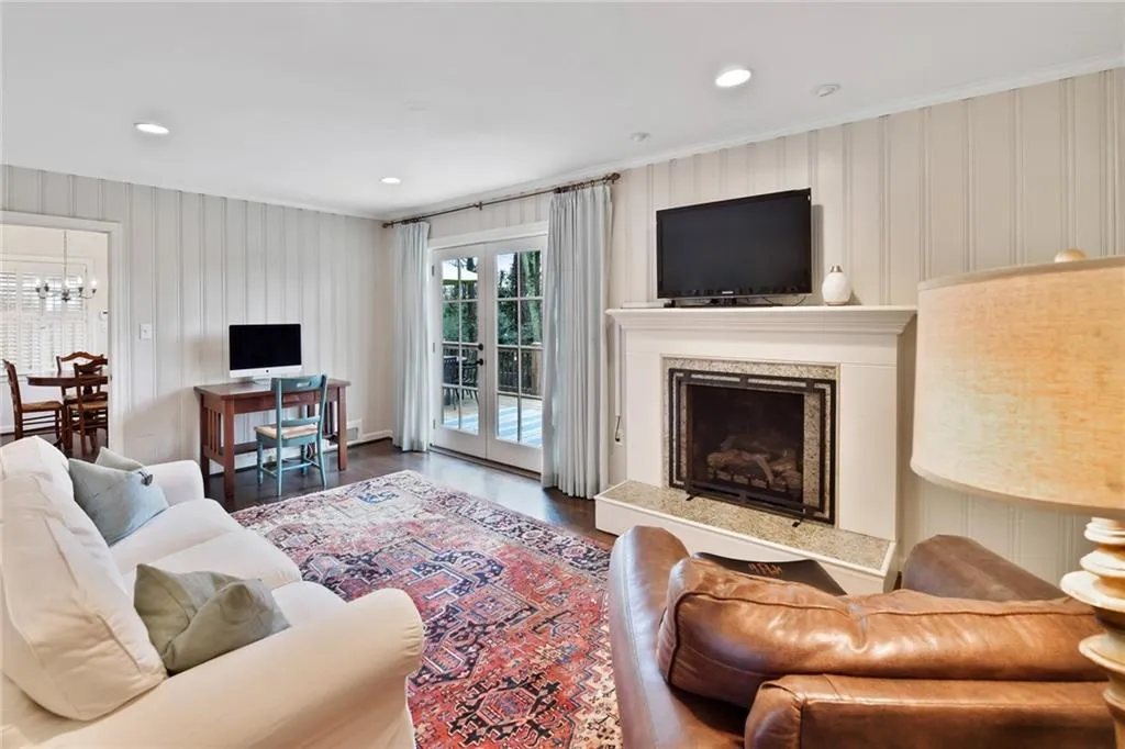 555 Highbrook Drive, Atlanta, Georgia 30342, 3 Bedrooms Bedrooms, ,2 BathroomsBathrooms,Residential,Sold,555 Highbrook Drive,6697067
