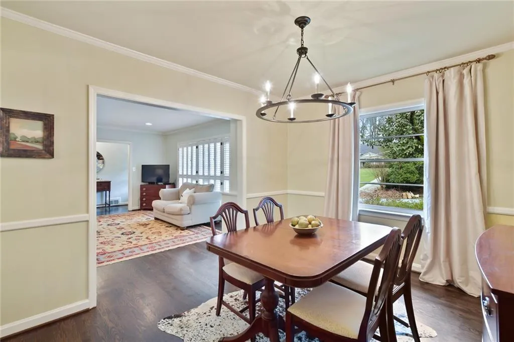 555 Highbrook Drive, Atlanta, Georgia 30342, 3 Bedrooms Bedrooms, ,2 BathroomsBathrooms,Residential,Sold,555 Highbrook Drive,6697067
