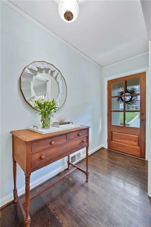 555 Highbrook Drive, Atlanta, Georgia 30342, 3 Bedrooms Bedrooms, ,2 BathroomsBathrooms,Residential,Sold,555 Highbrook Drive,6697067