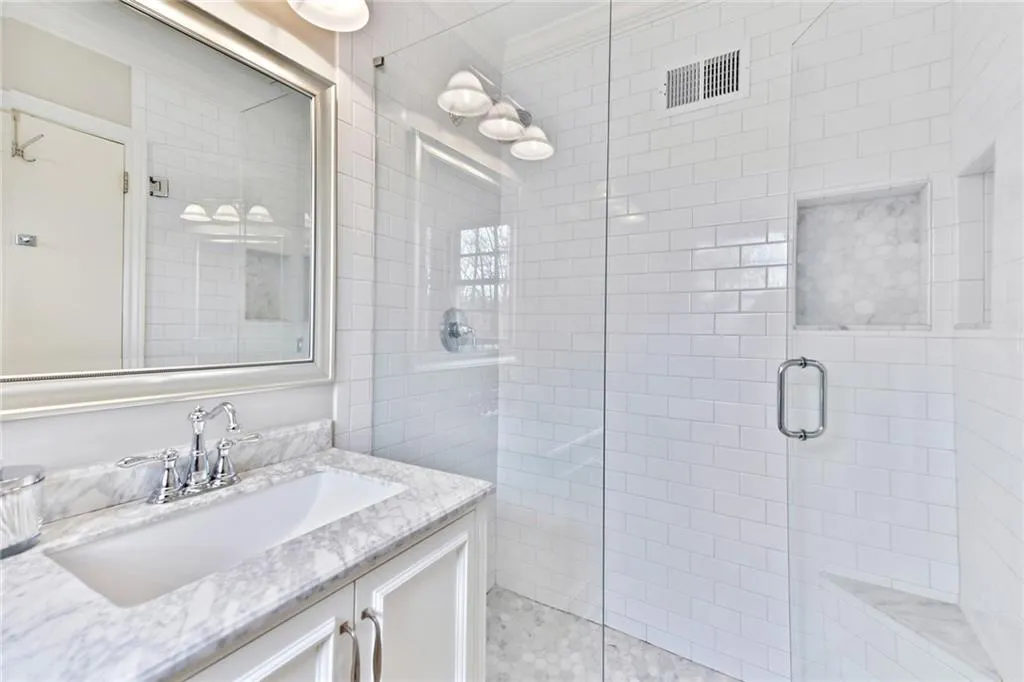 555 Highbrook Drive, Atlanta, Georgia 30342, 3 Bedrooms Bedrooms, ,2 BathroomsBathrooms,Residential,Sold,555 Highbrook Drive,6697067