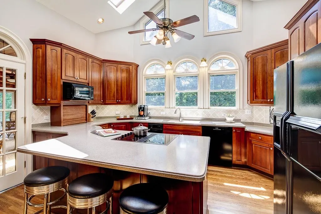2920 Coles Way, Sandy Springs, Georgia 30350, 5 Bedrooms Bedrooms, ,4 BathroomsBathrooms,Residential,Sold,2920 Coles Way,5811074