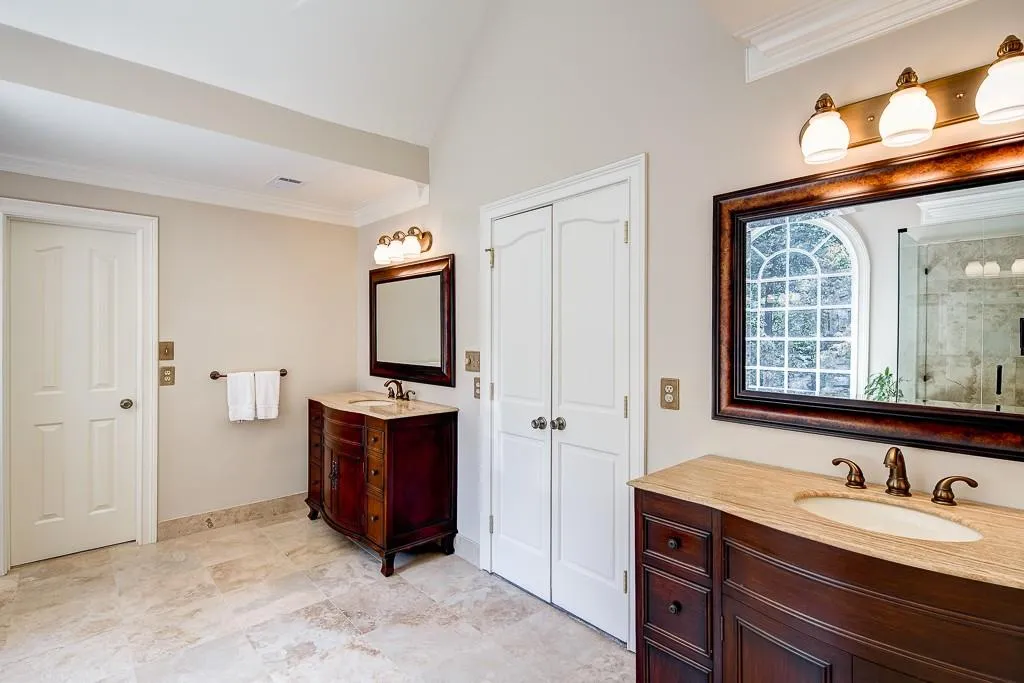 2920 Coles Way, Sandy Springs, Georgia 30350, 5 Bedrooms Bedrooms, ,4 BathroomsBathrooms,Residential,Sold,2920 Coles Way,5811074