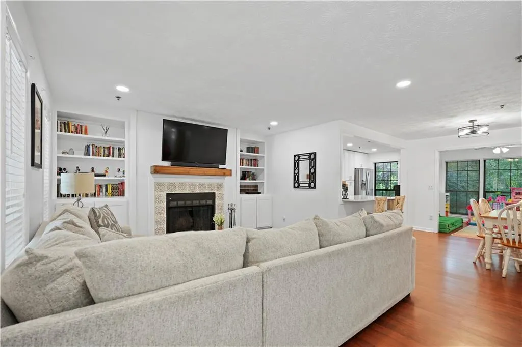 2808 Vinings Central Drive Se Unit 158, Atlanta, Georgia 30339, 2 Bedrooms Bedrooms, ,2 BathroomsBathrooms,Residential,Sold,2808 Vinings Central Drive Se Unit 158,7581677