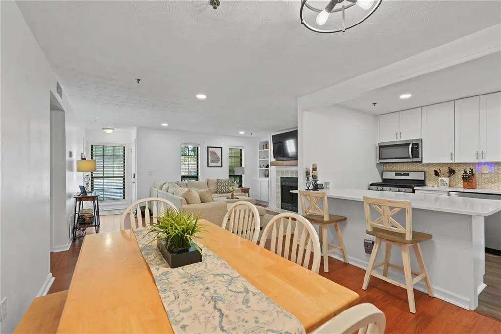 2808 Vinings Central Drive Se Unit 158, Atlanta, Georgia 30339, 2 Bedrooms Bedrooms, ,2 BathroomsBathrooms,Residential,Sold,2808 Vinings Central Drive Se Unit 158,7581677