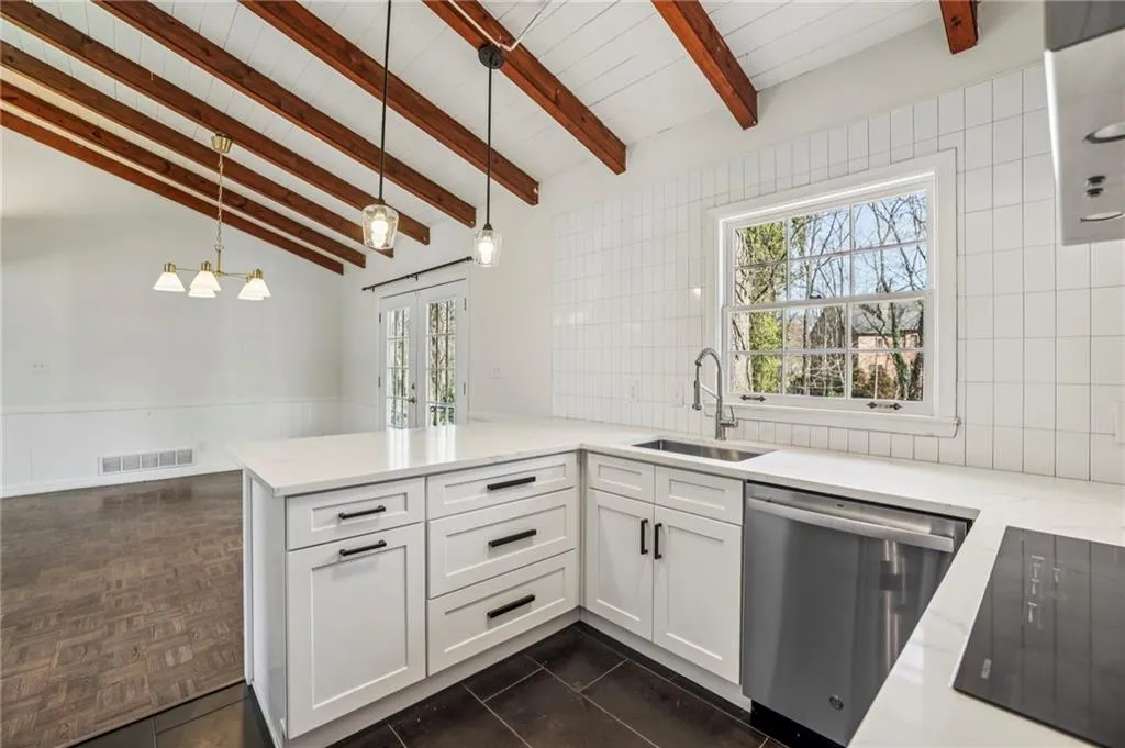 6555 Williamson Drive, Atlanta, Georgia 30328, 4 Bedrooms Bedrooms, ,3 BathroomsBathrooms,Residential,For Sale,6555 Williamson Drive,7723821