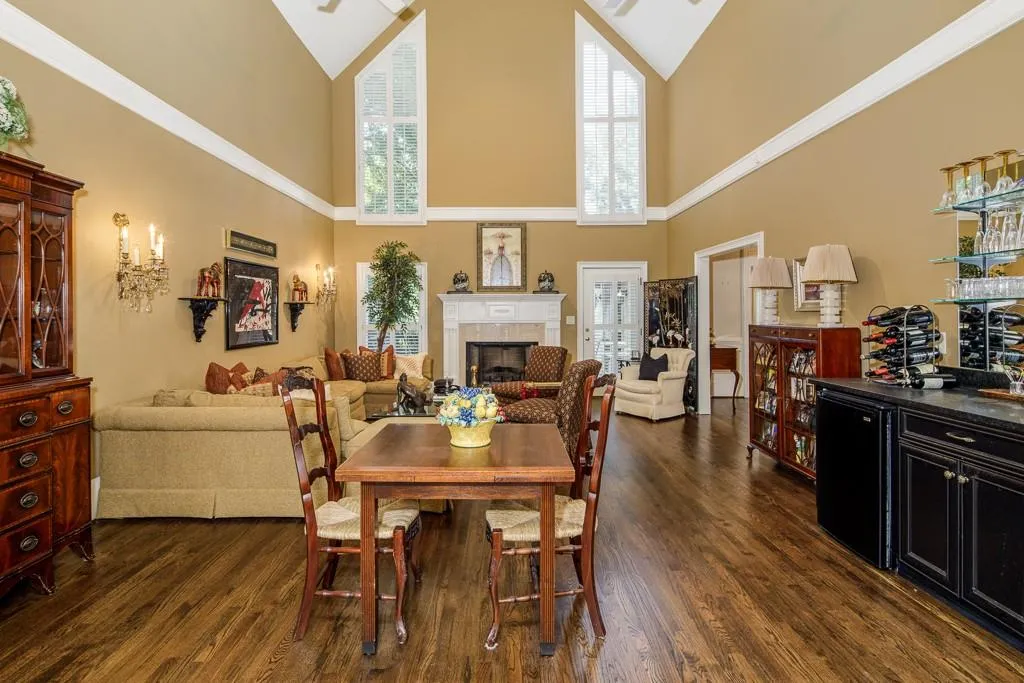 105 Grosvenor Place, Atlanta, Georgia 30328, 3 Bedrooms Bedrooms, ,2 BathroomsBathrooms,Residential,Sold,105 Grosvenor Place,6008051