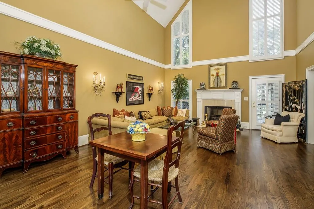 105 Grosvenor Place, Atlanta, Georgia 30328, 3 Bedrooms Bedrooms, ,2 BathroomsBathrooms,Residential,Sold,105 Grosvenor Place,6008051