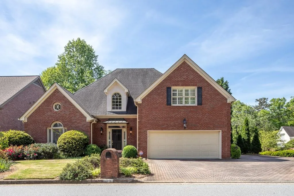 105 Grosvenor Place, Atlanta, Georgia 30328, 3 Bedrooms Bedrooms, ,2 BathroomsBathrooms,Residential,Sold,105 Grosvenor Place,6008051