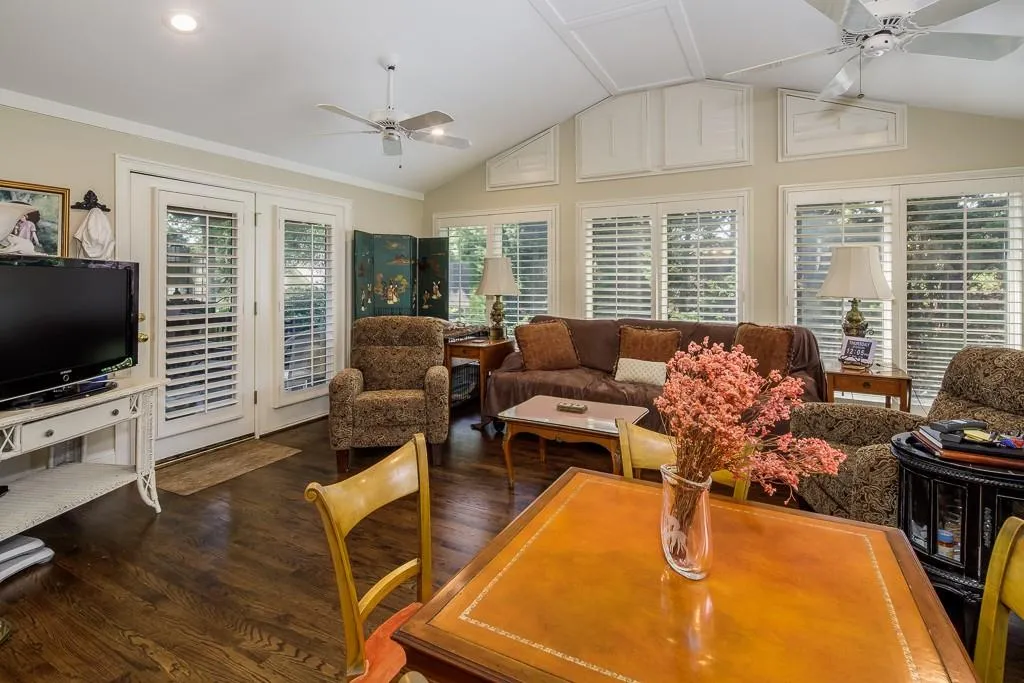 105 Grosvenor Place, Atlanta, Georgia 30328, 3 Bedrooms Bedrooms, ,2 BathroomsBathrooms,Residential,Sold,105 Grosvenor Place,6008051