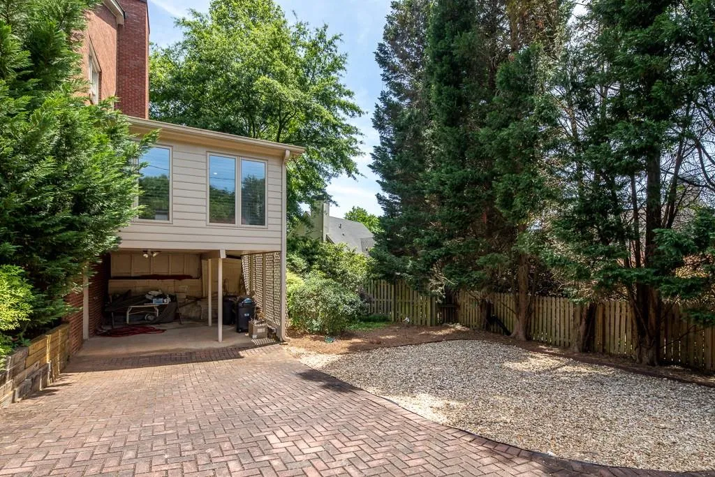 105 Grosvenor Place, Atlanta, Georgia 30328, 3 Bedrooms Bedrooms, ,2 BathroomsBathrooms,Residential,Sold,105 Grosvenor Place,6008051