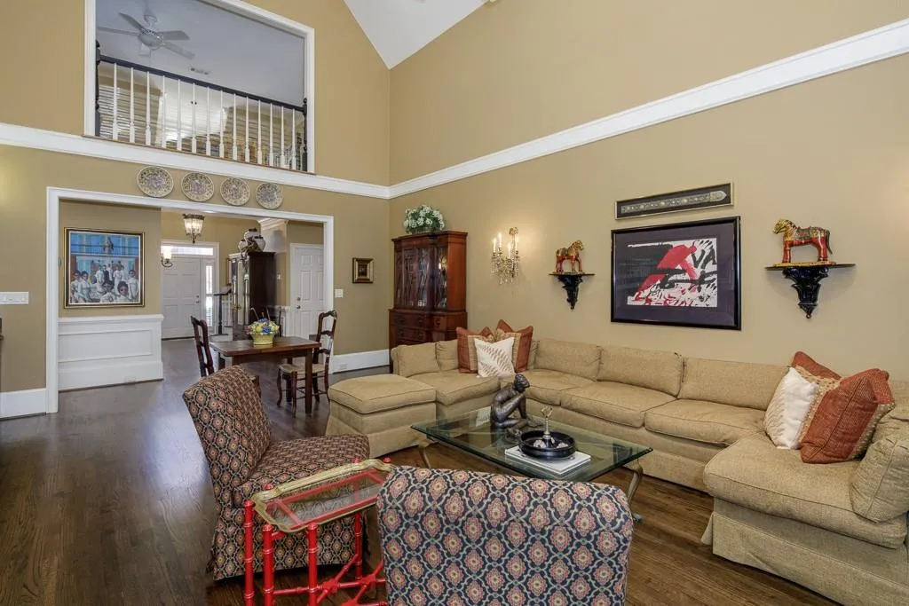 105 Grosvenor Place, Atlanta, Georgia 30328, 3 Bedrooms Bedrooms, ,2 BathroomsBathrooms,Residential,Sold,105 Grosvenor Place,6008051