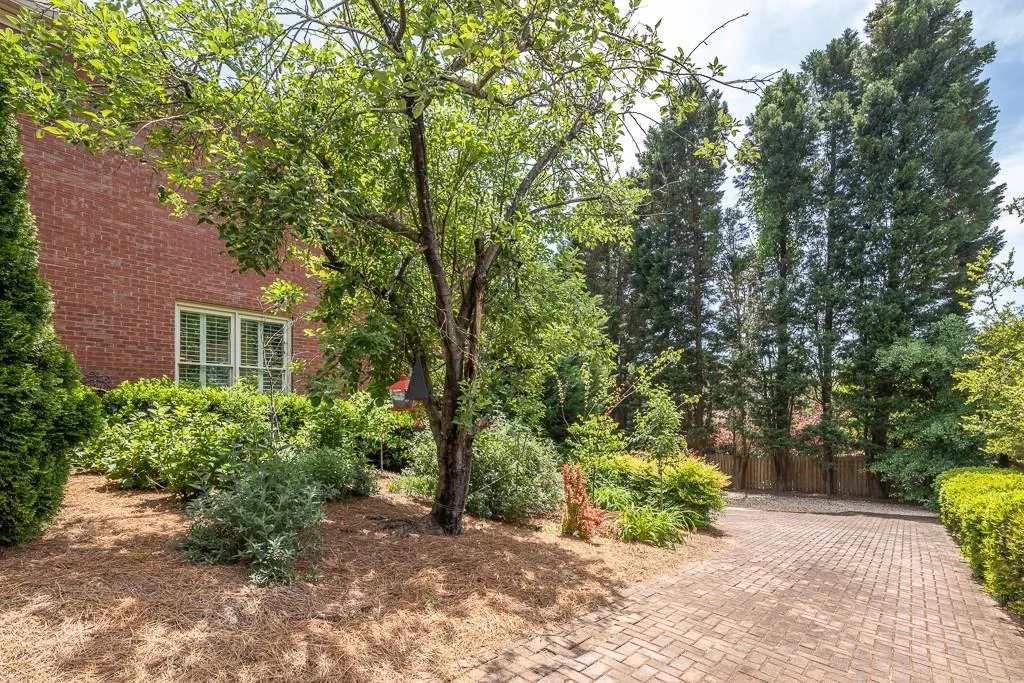 105 Grosvenor Place, Atlanta, Georgia 30328, 3 Bedrooms Bedrooms, ,2 BathroomsBathrooms,Residential,Sold,105 Grosvenor Place,6008051