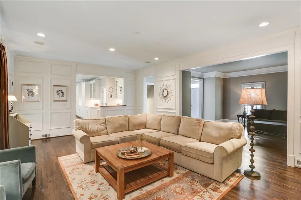 2685 Braffington Court, Sandy Springs, Georgia 30350, 5 Bedrooms Bedrooms, ,4 BathroomsBathrooms,Residential,Sold,2685 Braffington Court,5885667