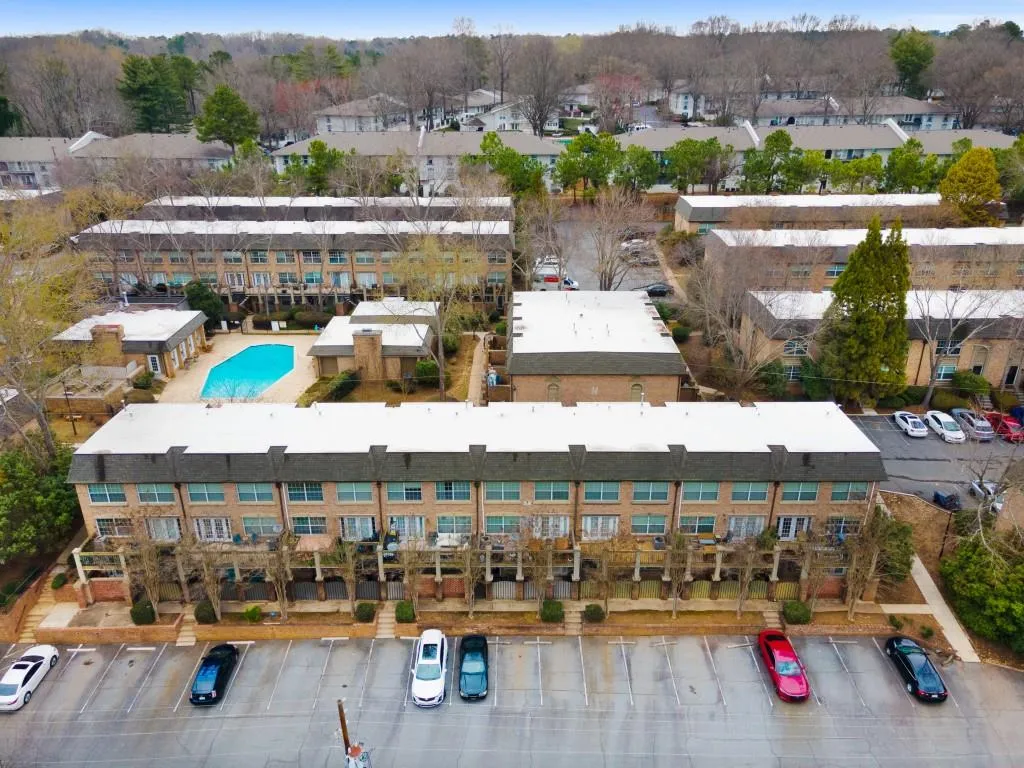 6980 Roswell Road Unit C9, Atlanta, Georgia 30328, 1 Bedroom Bedrooms, ,1 BathroomBathrooms,Residential,Sold,6980 Roswell Road Unit C9,7014670