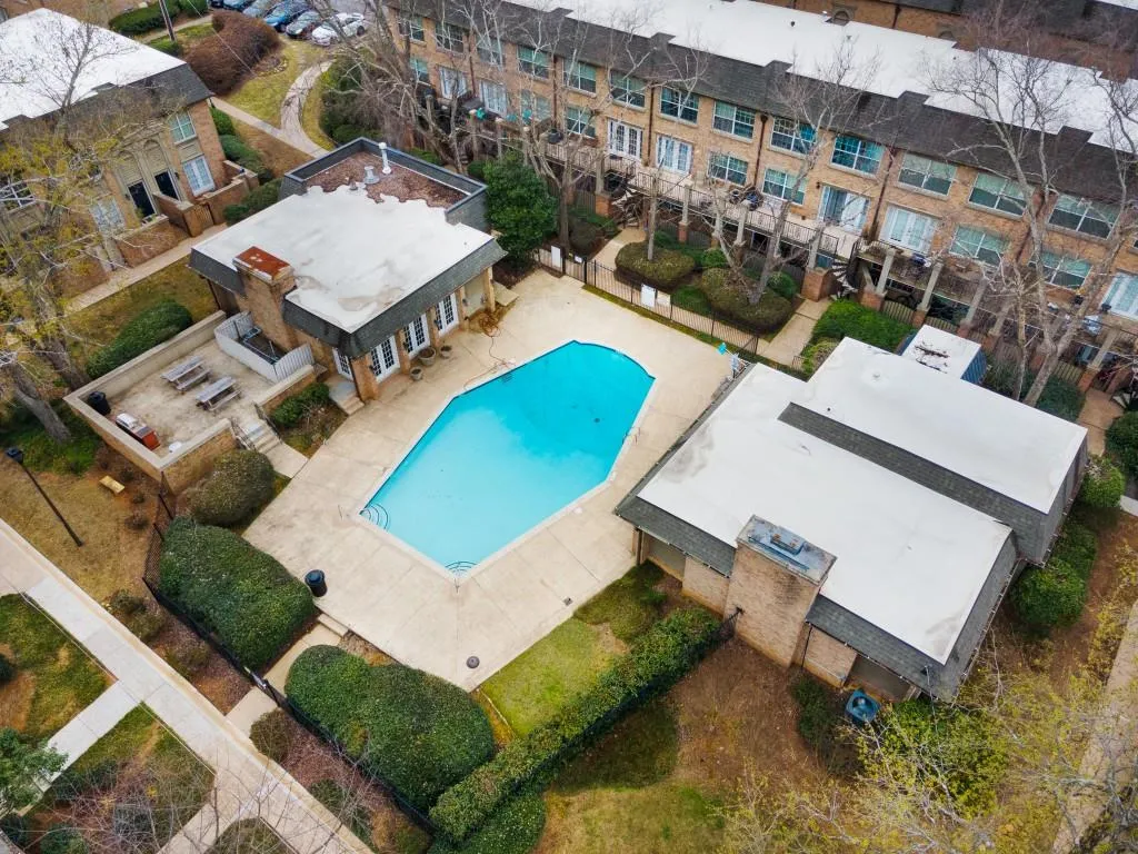 6980 Roswell Road Unit C9, Atlanta, Georgia 30328, 1 Bedroom Bedrooms, ,1 BathroomBathrooms,Residential,Sold,6980 Roswell Road Unit C9,7014670