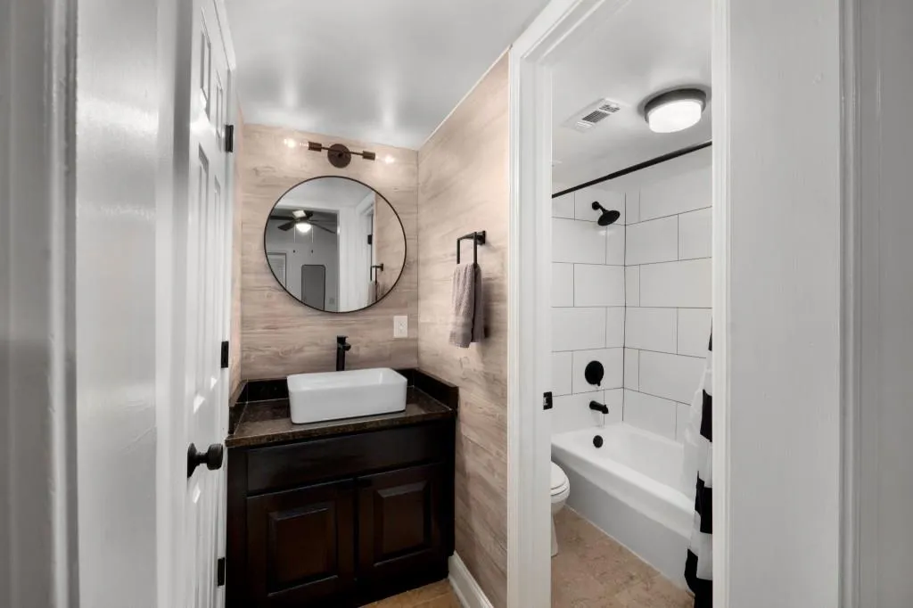 6980 Roswell Road Unit C9, Atlanta, Georgia 30328, 1 Bedroom Bedrooms, ,1 BathroomBathrooms,Residential,Sold,6980 Roswell Road Unit C9,7014670