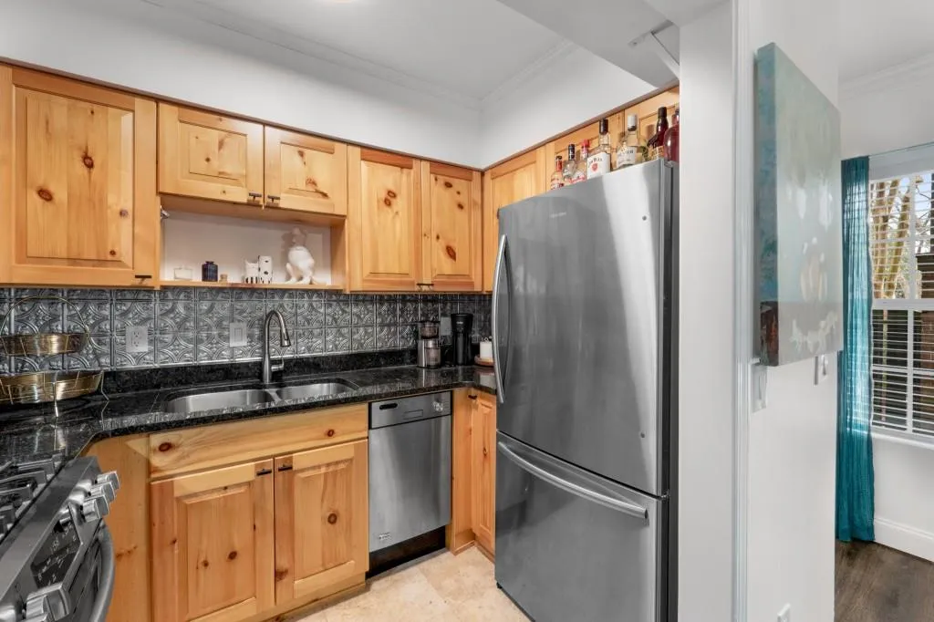 6980 Roswell Road Unit C9, Atlanta, Georgia 30328, 1 Bedroom Bedrooms, ,1 BathroomBathrooms,Residential,Sold,6980 Roswell Road Unit C9,7014670