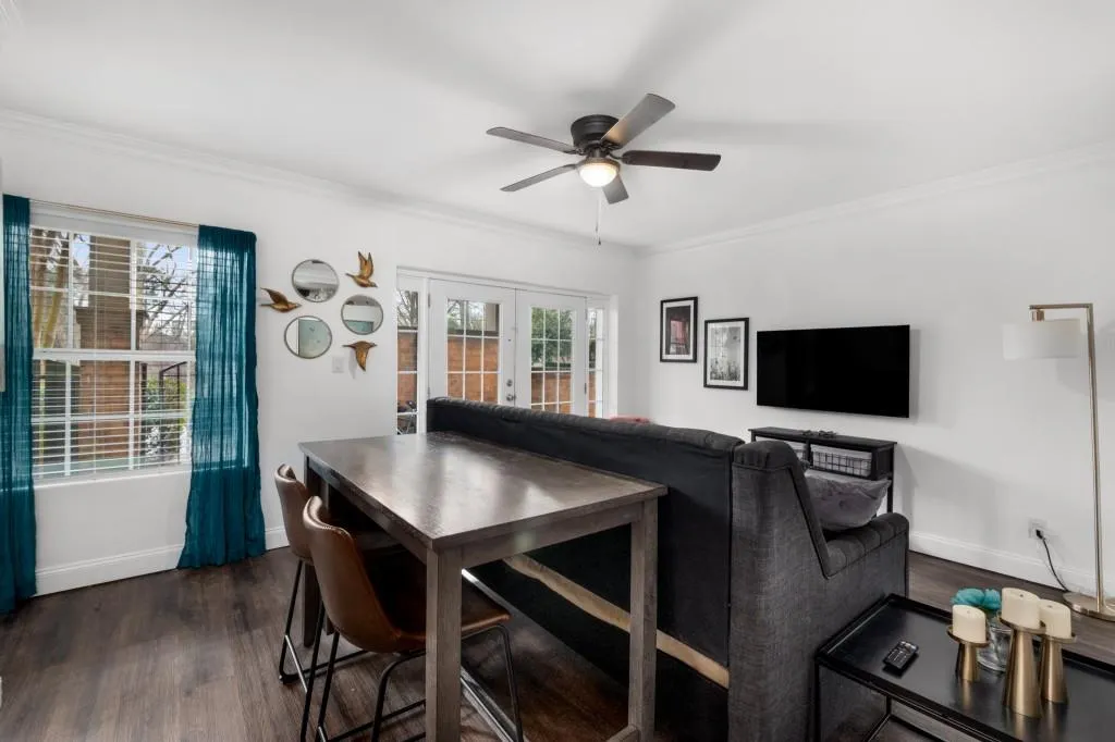 6980 Roswell Road Unit C9, Atlanta, Georgia 30328, 1 Bedroom Bedrooms, ,1 BathroomBathrooms,Residential,Sold,6980 Roswell Road Unit C9,7014670