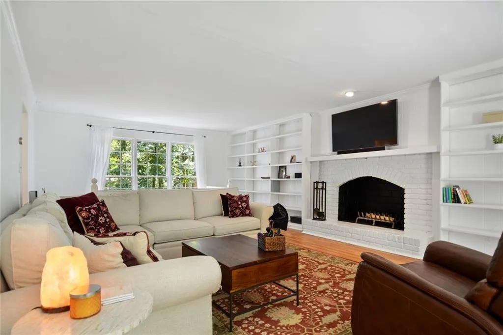 345 Westerhall Court, Atlanta, Georgia 30328, 4 Bedrooms Bedrooms, ,3 BathroomsBathrooms,Residential,Sold,345 Westerhall Court,6766310