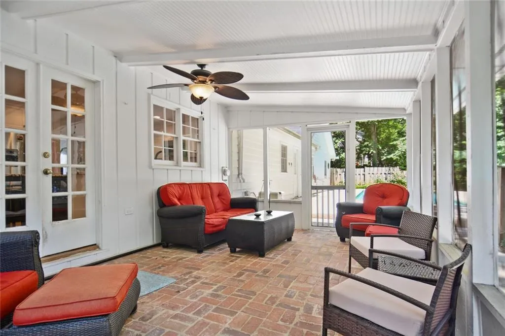 345 Westerhall Court, Atlanta, Georgia 30328, 4 Bedrooms Bedrooms, ,3 BathroomsBathrooms,Residential,Sold,345 Westerhall Court,6766310