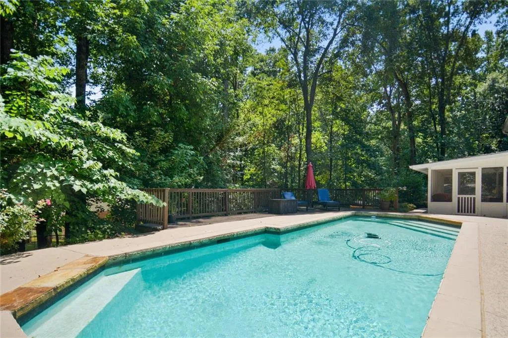 345 Westerhall Court, Atlanta, Georgia 30328, 4 Bedrooms Bedrooms, ,3 BathroomsBathrooms,Residential,Sold,345 Westerhall Court,6766310
