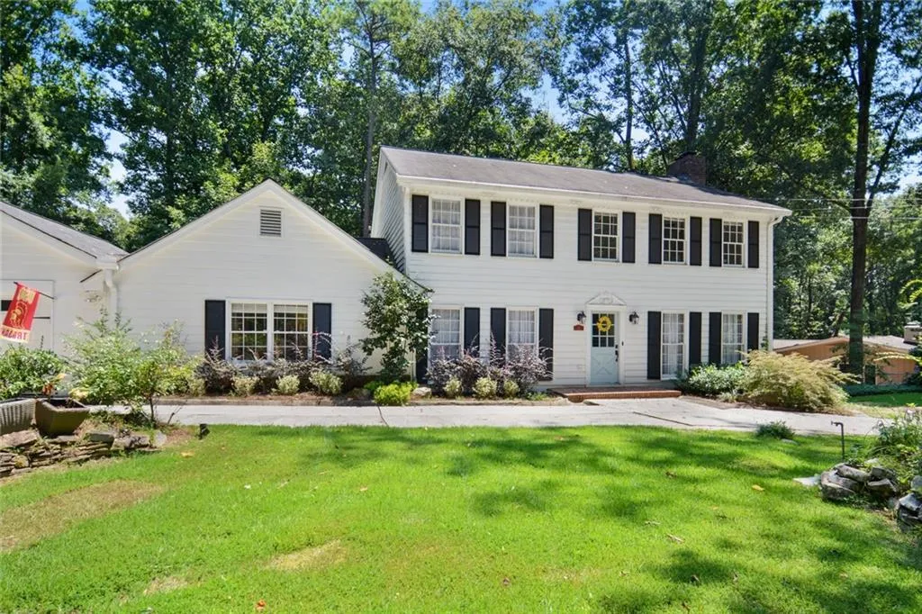 345 Westerhall Court, Atlanta, Georgia 30328, 4 Bedrooms Bedrooms, ,3 BathroomsBathrooms,Residential,Sold,345 Westerhall Court,6766310