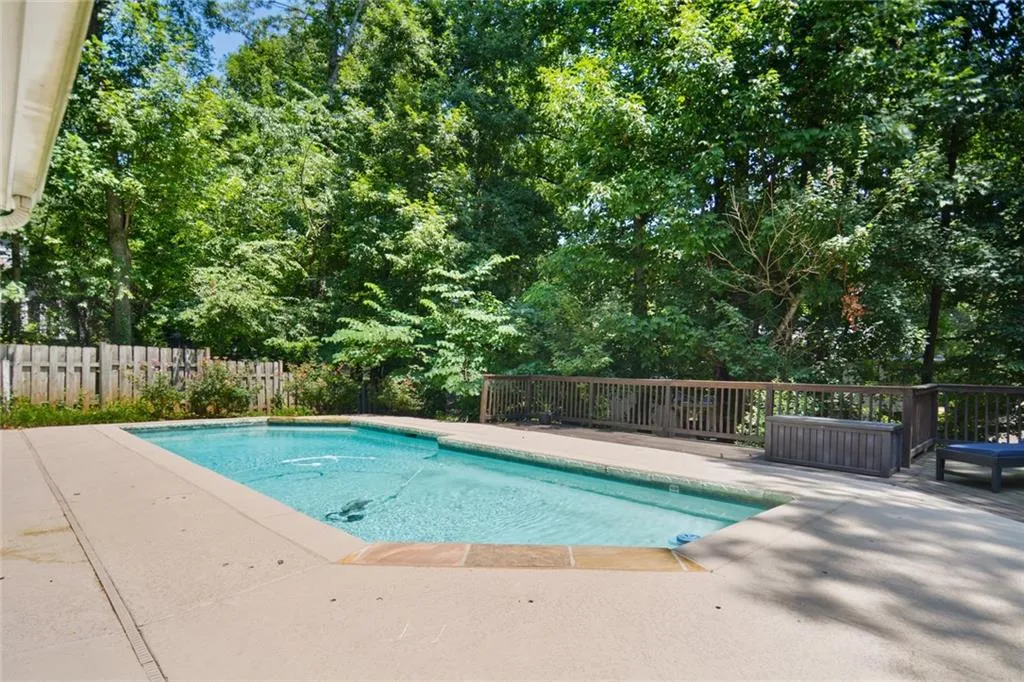 345 Westerhall Court, Atlanta, Georgia 30328, 4 Bedrooms Bedrooms, ,3 BathroomsBathrooms,Residential,Sold,345 Westerhall Court,6766310