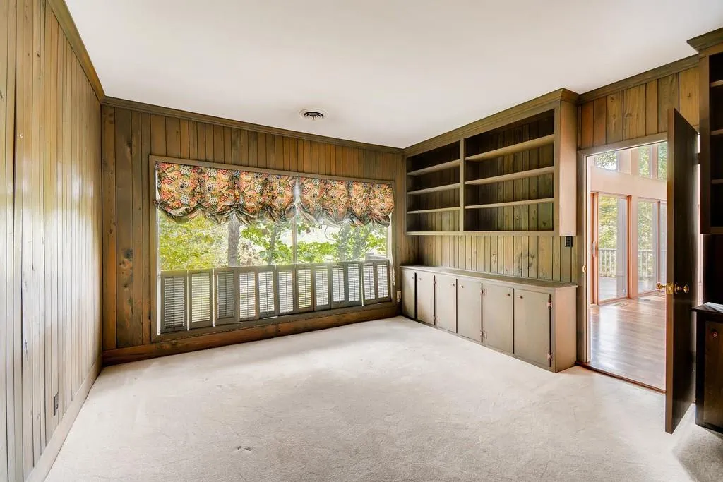 155 River North Drive, Sandy Springs, Georgia 30328, 4 Bedrooms Bedrooms, ,3 BathroomsBathrooms,Residential,Sold,155 River North Drive,6630800
