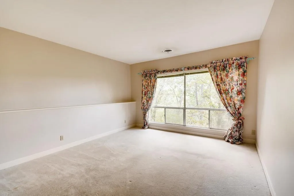 155 River North Drive, Sandy Springs, Georgia 30328, 4 Bedrooms Bedrooms, ,3 BathroomsBathrooms,Residential,Sold,155 River North Drive,6630800