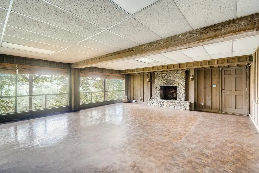 155 River North Drive, Sandy Springs, Georgia 30328, 4 Bedrooms Bedrooms, ,3 BathroomsBathrooms,Residential,Sold,155 River North Drive,6630800