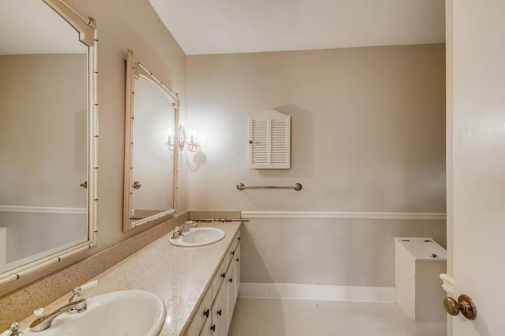 155 River North Drive, Sandy Springs, Georgia 30328, 4 Bedrooms Bedrooms, ,3 BathroomsBathrooms,Residential,Sold,155 River North Drive,6630800
