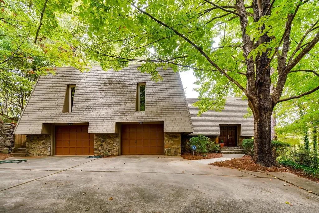 155 River North Drive, Sandy Springs, Georgia 30328, 4 Bedrooms Bedrooms, ,3 BathroomsBathrooms,Residential,Sold,155 River North Drive,6630800
