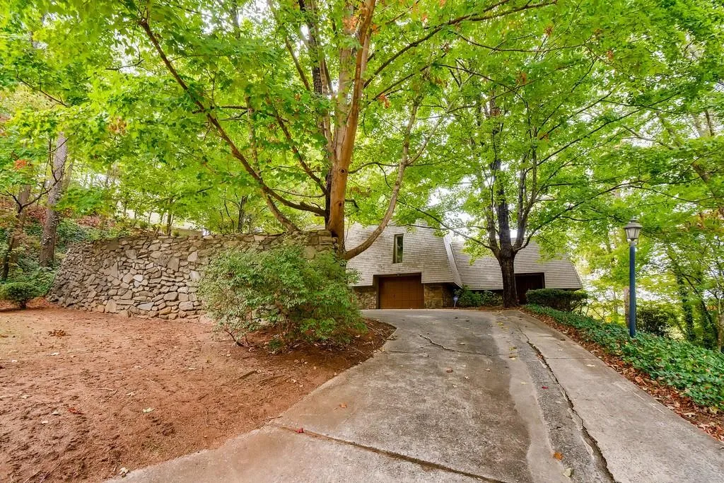 155 River North Drive, Sandy Springs, Georgia 30328, 4 Bedrooms Bedrooms, ,3 BathroomsBathrooms,Residential,Sold,155 River North Drive,6630800