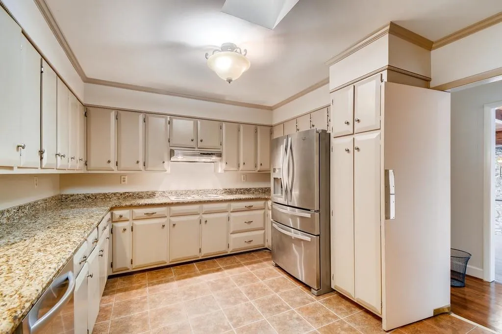 155 River North Drive, Sandy Springs, Georgia 30328, 4 Bedrooms Bedrooms, ,3 BathroomsBathrooms,Residential,Sold,155 River North Drive,6630800