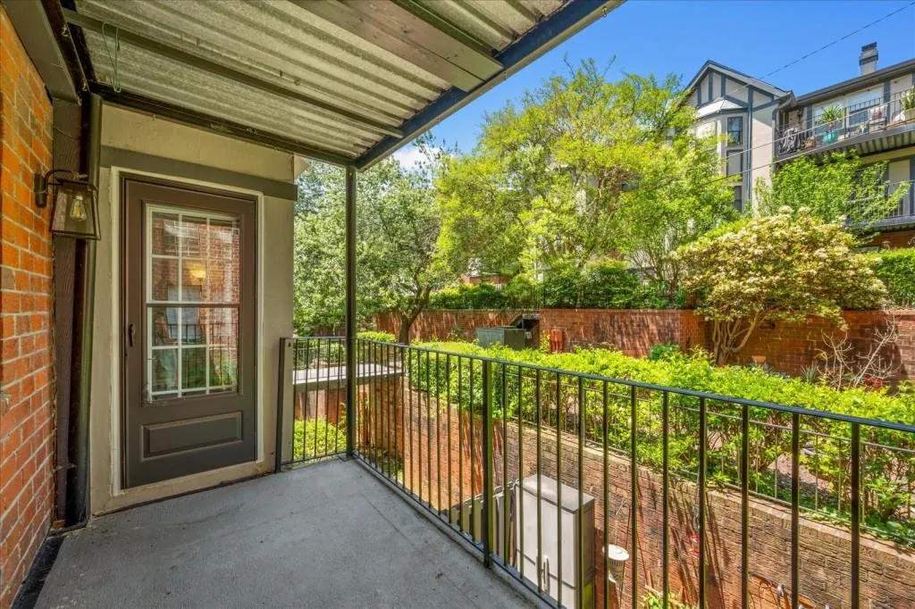 6851 Roswell Road Unit F20, Sandy Springs, Georgia 30328, 3 Bedrooms Bedrooms, ,2 BathroomsBathrooms,Residential,Sold,6851 Roswell Road Unit F20,7269721