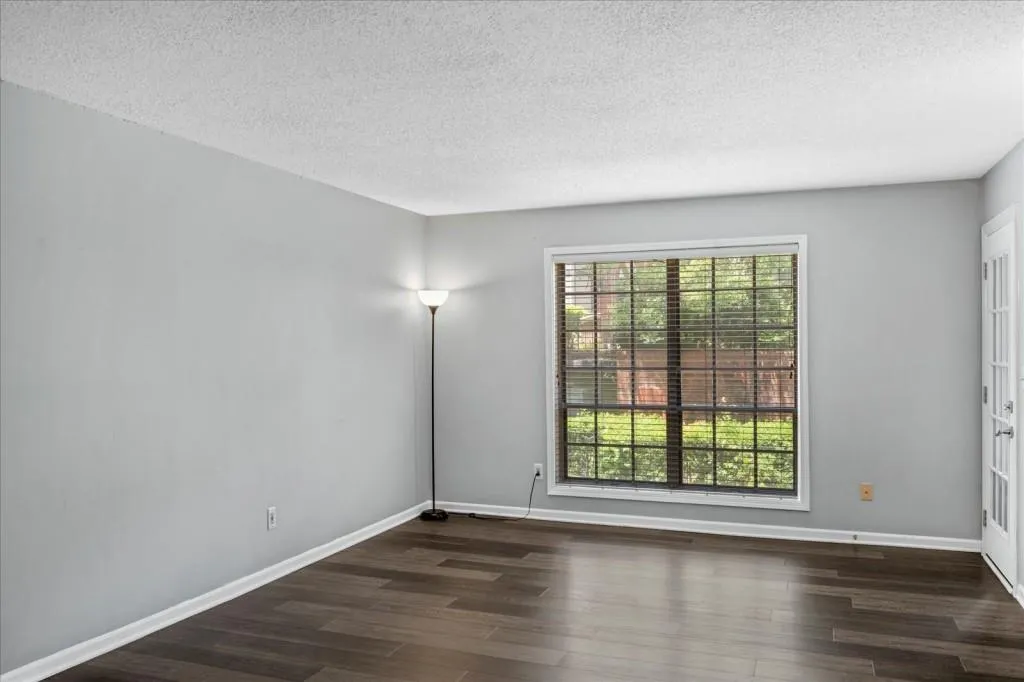 6851 Roswell Road Unit F20, Sandy Springs, Georgia 30328, 3 Bedrooms Bedrooms, ,2 BathroomsBathrooms,Residential,Sold,6851 Roswell Road Unit F20,7269721