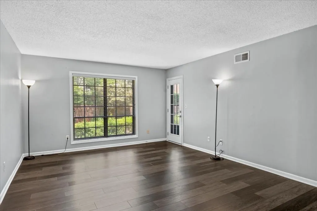 6851 Roswell Road Unit F20, Sandy Springs, Georgia 30328, 3 Bedrooms Bedrooms, ,2 BathroomsBathrooms,Residential,Sold,6851 Roswell Road Unit F20,7269721