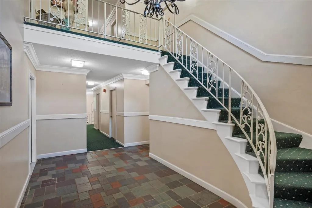 6851 Roswell Road Unit F20, Sandy Springs, Georgia 30328, 3 Bedrooms Bedrooms, ,2 BathroomsBathrooms,Residential,Sold,6851 Roswell Road Unit F20,7269721