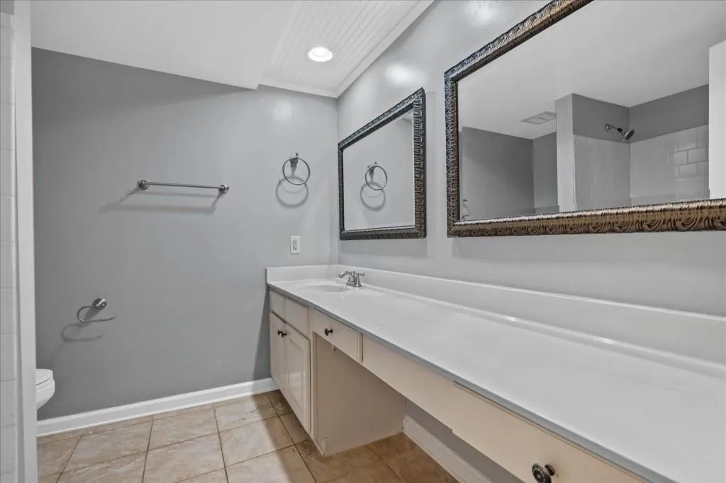 6851 Roswell Road Unit F20, Sandy Springs, Georgia 30328, 3 Bedrooms Bedrooms, ,2 BathroomsBathrooms,Residential,Sold,6851 Roswell Road Unit F20,7269721