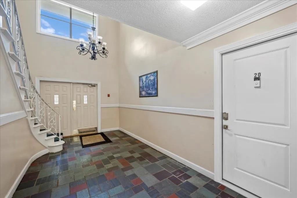 6851 Roswell Road Unit F20, Sandy Springs, Georgia 30328, 3 Bedrooms Bedrooms, ,2 BathroomsBathrooms,Residential,Sold,6851 Roswell Road Unit F20,7269721