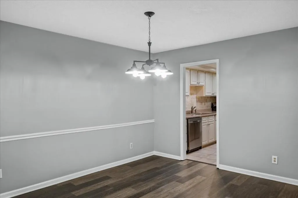 6851 Roswell Road Unit F20, Sandy Springs, Georgia 30328, 3 Bedrooms Bedrooms, ,2 BathroomsBathrooms,Residential,Sold,6851 Roswell Road Unit F20,7269721